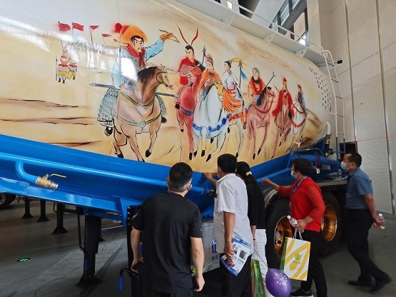 第十七屆中國(guó)（梁山）專用汽車展，輪胎接地氣、涂料更精彩