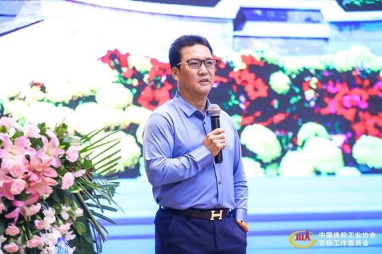 陜西賽輪輪胎銷售有限公司執(zhí)行董事、陜西富進(jìn)輪胎橡膠（集團(tuán)）有限公司董事長(zhǎng)孫一平