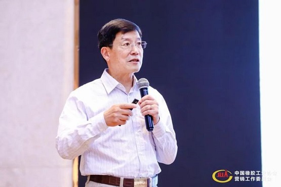 中國(guó)汽車工業(yè)協(xié)會(huì)顧問(wèn) 顧翔華