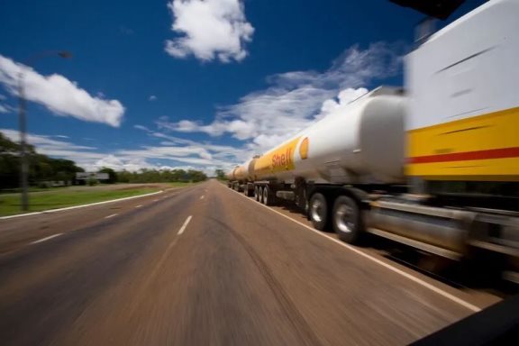 百年油氣巨頭搬家又改名：荷蘭怒了，英國笑了！