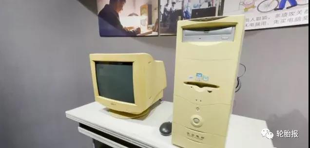 “半年的時間，成功設(shè)計出第一臺輪胎模具電火花機床，并順利交付。”王欽峰回憶說。