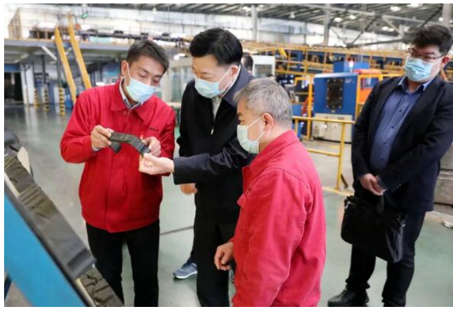 侯宇剛對豐源輪胎新班子調(diào)整以來的各項工作，給予肯定。