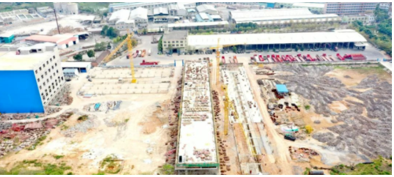 位于廣東省高州市金墩工業(yè)園的飛碟輪胎廠整體搬遷項(xiàng)目，按照項(xiàng)目進(jìn)度建設(shè)正酣。