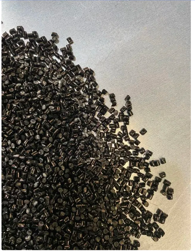 寶麗迪"黑色母粒"、"彩色母粒"這兩類(lèi)占比超過(guò)50%的產(chǎn)品，均有使用卡博特的炭黑產(chǎn)品