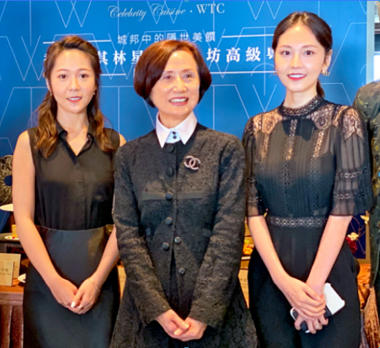 中間站立者為林君穎，右一為侯嘉騏
