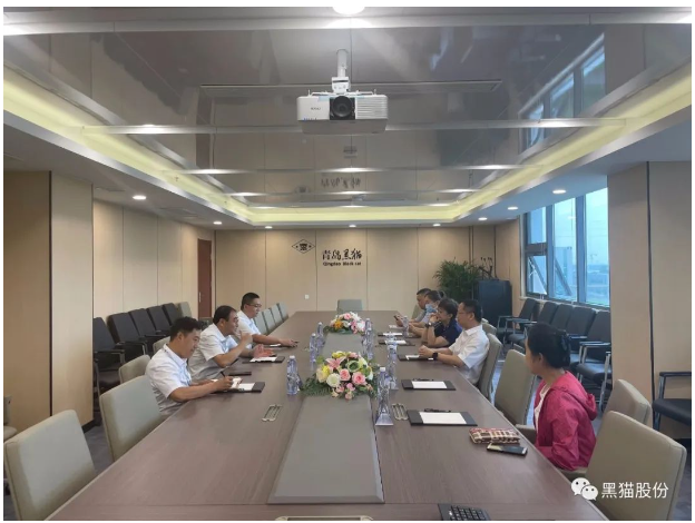 雷昌純表示，要一如既往的堅(jiān)持產(chǎn)學(xué)研深度融合，不斷提升科技研發(fā)能力，為提高行業(yè)經(jīng)濟(jì)效益、環(huán)境效益和社會(huì)效益提供強(qiáng)有力的技術(shù)科研支持