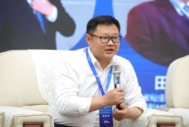 江蘇省涂料行業(yè)協(xié)會輪值會長、蘇州吉人新材料股份有限公司董事長吉富華