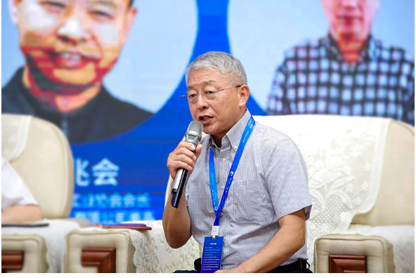 從廣東省涂料行業(yè)協(xié)會(huì)今天這個(gè)區(qū)域涂料產(chǎn)業(yè)協(xié)同創(chuàng)新發(fā)展開始，我們共同攜手走向涂料行業(yè)光明的未來(lái)。