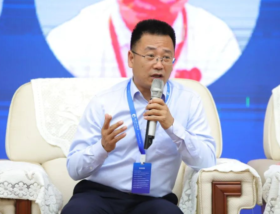 湖北省涂料工業(yè)協(xié)會(huì)會(huì)長(zhǎng)、武漢雙虎涂料有限公司董事長(zhǎng)蔣紅升