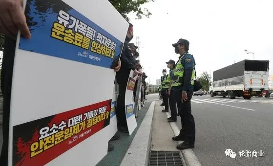 隨著工會風(fēng)險的增大，危機(jī)正在加劇