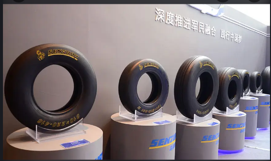 　森麒麟是國(guó)內(nèi)唯一一家同時(shí)具備民用航空輪胎產(chǎn)品設(shè)計(jì)、研發(fā)、制造及銷(xiāo)售能力的企業(yè)