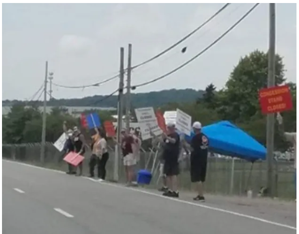 USW與米其林的勞資協(xié)議涵蓋該公司位于印第安納州韋恩堡和阿拉巴馬州塔斯卡盧薩的工廠2500名米其林員工，兩家工廠都生產(chǎn)乘用車(chē)和輕型卡車(chē)輪胎。