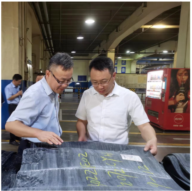 輪胎公司治理整改，副市長(zhǎng)現(xiàn)場(chǎng)調(diào)度