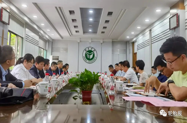 華勤集團(tuán)總經(jīng)理牛飛訪問濟(jì)寧學(xué)院 華勤集團(tuán)總經(jīng)理牛飛訪問濟(jì)寧學(xué)院