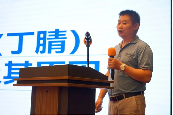 　凱迪西北橡膠有限公司高級工程師王永昌，分析了耐油密封產(chǎn)品用(丁腈)混煉膠常見問題及其原因。