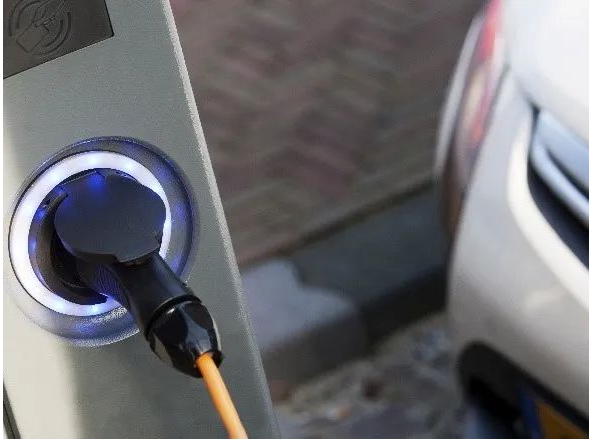 汽車燃料和充電系統(tǒng)中的導(dǎo)電部件(管路、進(jìn)氣口、充電器)