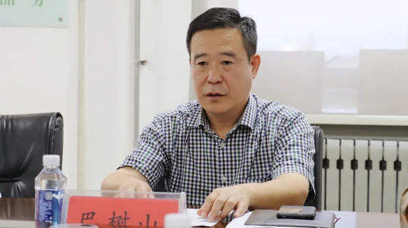 萬達(dá)集團(tuán)董事局董事、輪值執(zhí)行總裁巴樹山帶隊(duì)到耐斯特炭黑公司進(jìn)行項(xiàng)目驗(yàn)收