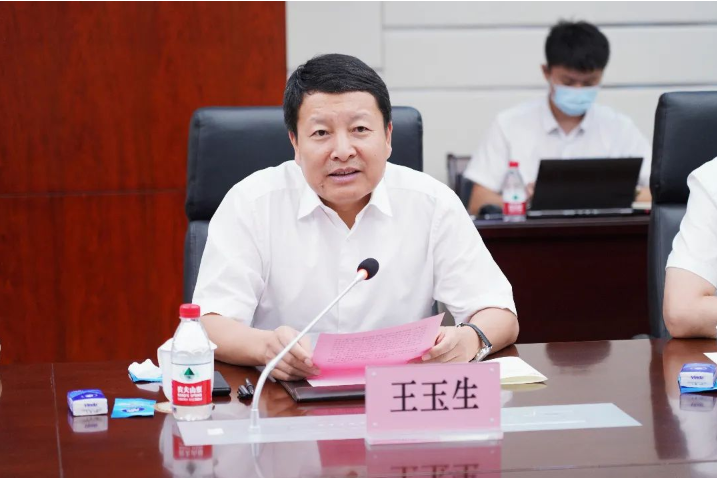 　王玉生對(duì)尹自波一行表示熱烈歡迎。他表示，中鐵建工集團(tuán)與北新建材已有多年的合作基礎(chǔ)，合作業(yè)務(wù)非常廣泛，尤其在石膏板業(yè)務(wù)方面有深度合作，未來(lái)科學(xué)城的工程建設(shè)也為雙方奠定了更好的合作基礎(chǔ)，目前雙方也在繼續(xù)推進(jìn)防水材料、涂料等新業(yè)務(wù)方面的合作。希望通過(guò)這次戰(zhàn)略協(xié)議的簽訂，雙方能在現(xiàn)有基礎(chǔ)上進(jìn)行更加深入的合作，共創(chuàng)佳績(jī)，不斷取得新的成果，一起服務(wù)國(guó)家戰(zhàn)略，助力社會(huì)經(jīng)濟(jì)發(fā)展。