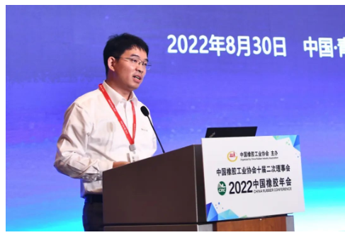 　軟控副總裁劉峰主持了發(fā)布會。