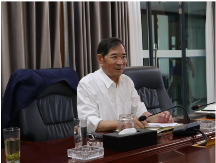 王明江董事長對此次會議十分重視，為贊助會議感到十分榮幸，對會議籌備工作十分滿意，親筆題字“江昕輪胎”，作為會議冠名用字。
