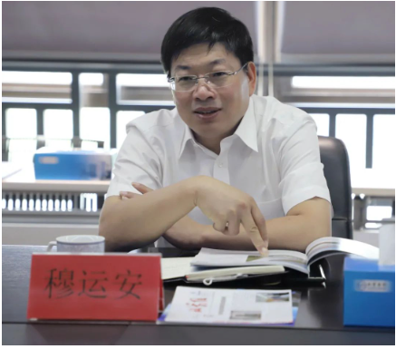 　座談會上，穆運安對雙箭股份的管理模式及堅持高質(zhì)量發(fā)展，持續(xù)走自主創(chuàng)新之路給予高度評價。