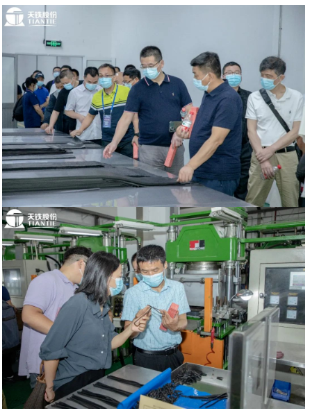 他們在工作人員的帶領(lǐng)和講解下，參觀了天鐵股份體驗中心、智能制造示范車間及試驗平臺，對打造智能制造車間，探索以互聯(lián)網(wǎng)工廠升級傳統(tǒng)制造的路徑，有了更全面的認識。