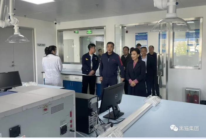 余立新充分肯定了青島黑貓公司的科研事業(yè)發(fā)展成果及業(yè)內(nèi)研發(fā)地位，希望能夠以顯著的人才優(yōu)勢、區(qū)位優(yōu)勢、政策優(yōu)勢、技術(shù)優(yōu)勢、環(huán)境優(yōu)勢取得優(yōu)秀的發(fā)展成績，向黑貓集團(tuán)反哺出更多的成果。