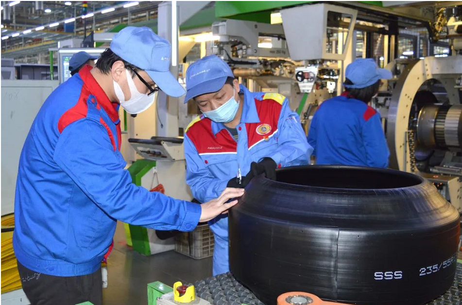 山東省工業(yè)和信息化廳對外公布了山東省制造業(yè)數(shù)字化轉(zhuǎn)型重點項目、重點支撐平臺(第一批)名單，共有3家輪胎企業(yè)的3個項目，進入重點項目名單。