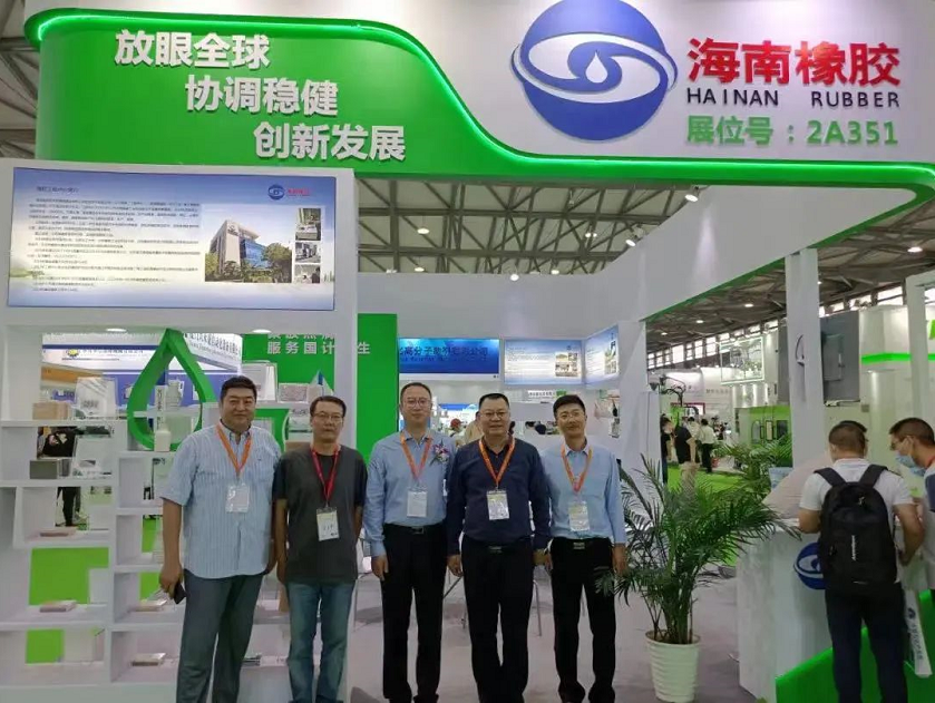 海南橡膠此前并無海外產(chǎn)能。而此次接盤的合盛公司加工工廠主要布局于印尼、泰國、中國等，總加工產(chǎn)能約為142.9萬噸/年，其中海外加工產(chǎn)能約為123.7噸/年。