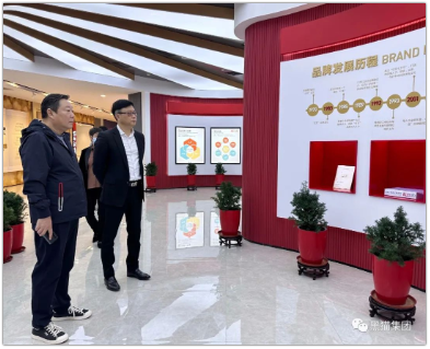 當(dāng)日下午，王耀一行專程走訪黑貓股份重要合作伙伴江蘇通用科技股份有限公司。