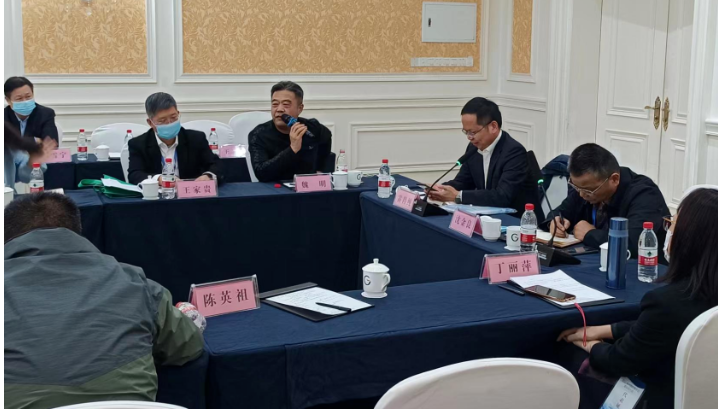 中昊黑元化工研究設(shè)計(jì)院有限公司院長(zhǎng)王家貴、山東聯(lián)科新材料有限公司執(zhí)行董事陳有根，分階段主持了此次會(huì)議。