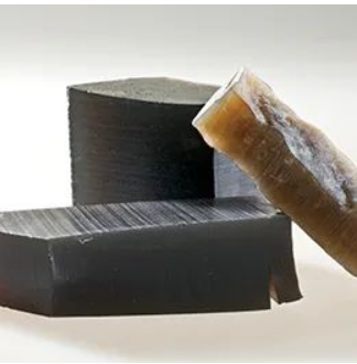瑞翁補(bǔ)充道，對于使用氟橡膠的應(yīng)用來說，這也是一個(gè)“經(jīng)濟(jì)高效的選擇”。