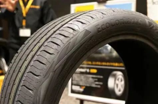 這批輪胎是奔馳的原廠胎，規(guī)格為205/55 R17 91W