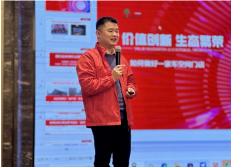 杭州興立得實業(yè)有限公司總經(jīng)理朱磊為會議致辭，感謝了廣大零售商對公司一如既往的助力和支持，在答謝會上，興立得也為大家準備了豐厚大禮，回饋給每一位同行的伙伴。他鼓舞零售商在后疫情時代強勢信心，朝陽1號的支持，是面對市場有力的實力支撐。