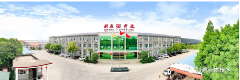 作為深耕橡膠軟管行業(yè)近20年的制造及服務(wù)企業(yè)，利通科技始終堅(jiān)守主業(yè)不放松，堅(jiān)持以實(shí)現(xiàn)高端軟管“進(jìn)口替代”為己任，以原創(chuàng)性的技術(shù)和產(chǎn)品進(jìn)一步提升中國本土品牌的知名度和國際市場占有率，推動我國橡膠軟管制造高質(zhì)量發(fā)展。