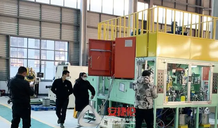 知名汽車減振橡膠制品企業(yè)亞新科，到訪安捷倫驗(yàn)收內(nèi)孔自動(dòng)涂膠機(jī)