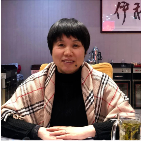冉平會長對2022年做了工作總結，她說道，這一年，這三年，變局無限加速，甘肅省輪胎業(yè)迎來了一個又一個的困難，輪胎漲價，市場萎縮，貨款拖欠，大疫后的秩序重建，2023年，相信甘肅省輪胎業(yè)會迎來一個全新的曙光。