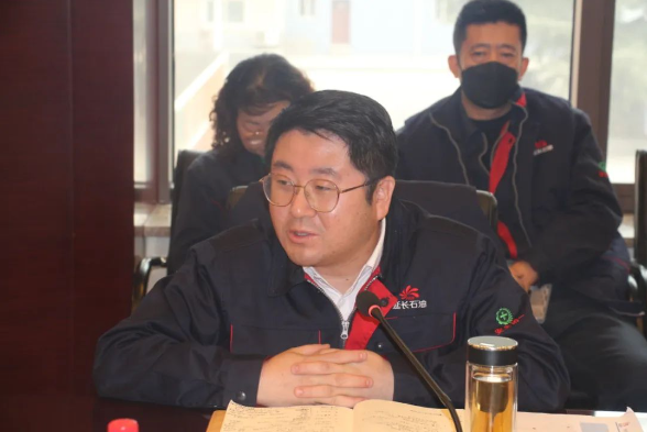 會上，企業(yè)管理部、市場部和財務(wù)部通報了1月份工作完成情況，安排了2月份重點(diǎn)工作任務(wù)，各生產(chǎn)單位對1月份工作進(jìn)行了匯報。公司各部門、各單位負(fù)責(zé)人40余人參加會議。