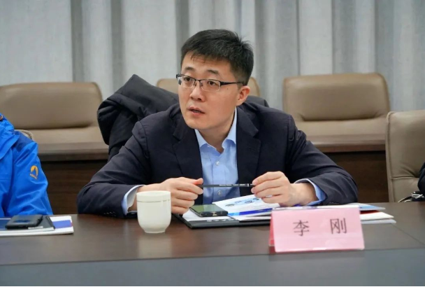 深交所培訓(xùn)中心副主任龔劍表示認(rèn)可華凌穩(wěn)健發(fā)展，腳踏實(shí)地的經(jīng)營理念，希望加強(qiáng)企業(yè)科研創(chuàng)新屬性，抓住注冊制改革的機(jī)遇，申報上市成功。