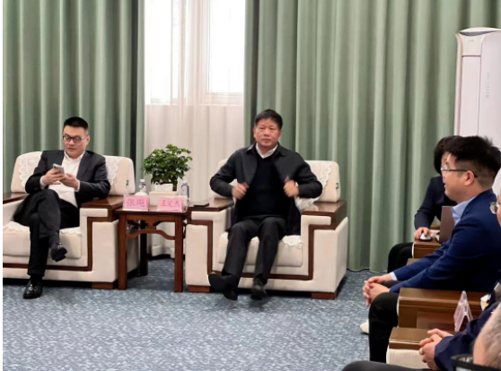 雙方在會(huì)客室開展了座談會(huì)。