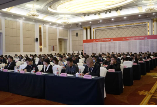 另一方面，隨著環(huán)保理念的日益普及，輪胎行業(yè)也在積極探索綠色發(fā)展道路?？肆痔柕沫h(huán)保發(fā)展理念和智慧工廠建設，是行業(yè)向綠色循環(huán)利用發(fā)展的一個縮影。環(huán)保意識的提高，也將推動輪胎行業(yè)向更加環(huán)保、可持續(xù)的方向轉型。