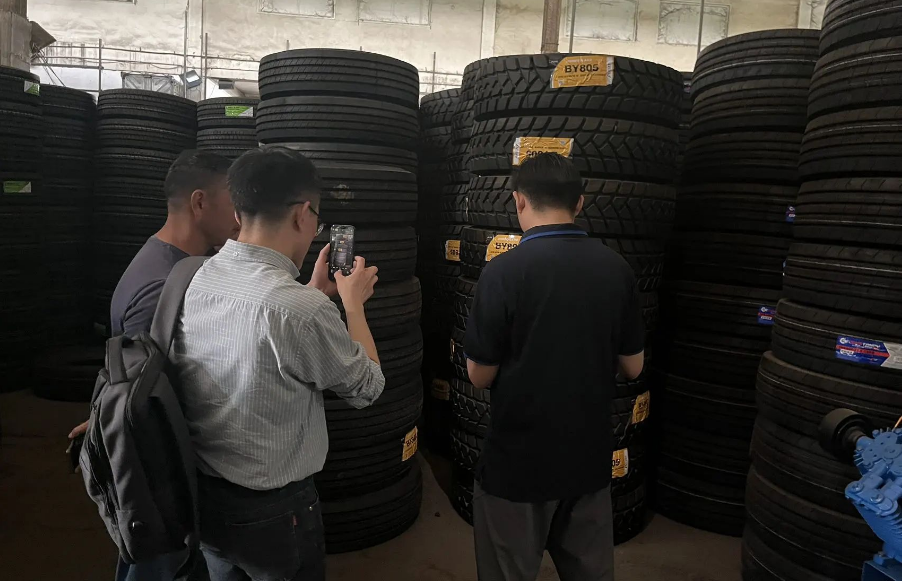 此次的走訪面對面地了解到各個區(qū)域目前的市場現狀和客戶經營狀況，為后續(xù)的工作開展指明了方向。銷售人員每到達一個市場后在當地經銷商的配合下進行二級客戶以及終端客戶的走訪交流工作，全方位交流仔細記錄每個細節(jié)點，對現有市場常規(guī)性產品的使用表現和市場新增產品需求點、現有合作過程中出現的問題以及后續(xù)合作的規(guī)劃方向開展了針對性市場的調研工作。