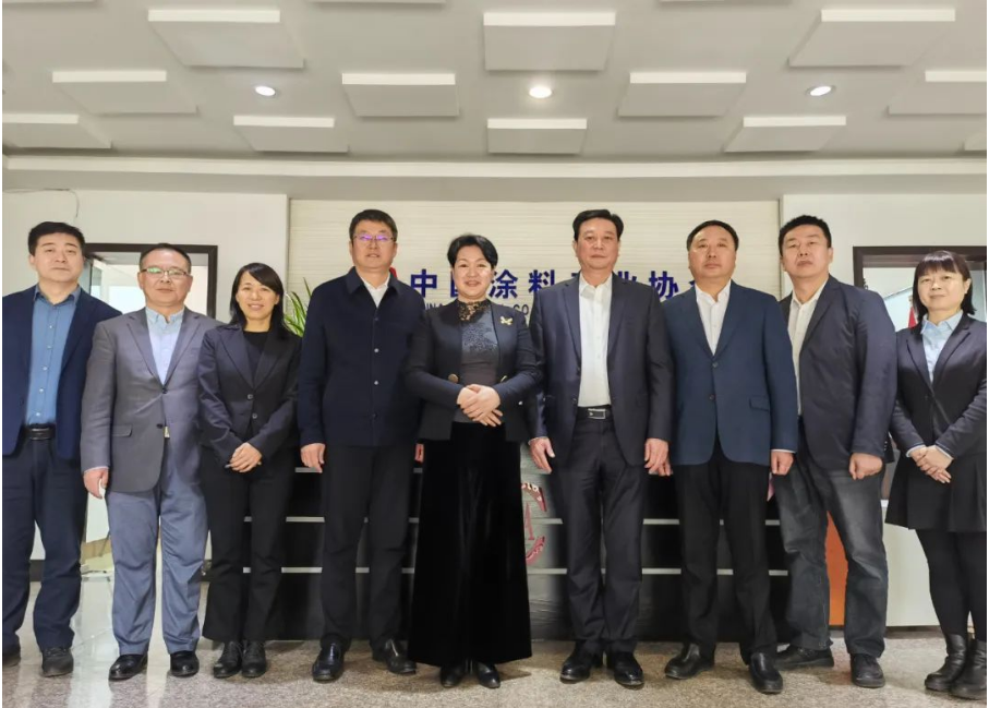 雙方的對接交流座談會，不僅加深了中國涂料工業(yè)協(xié)會與濮陽市的友誼，同時也為雙方在未來的合作共建事宜中打下了堅實的基礎(chǔ)。