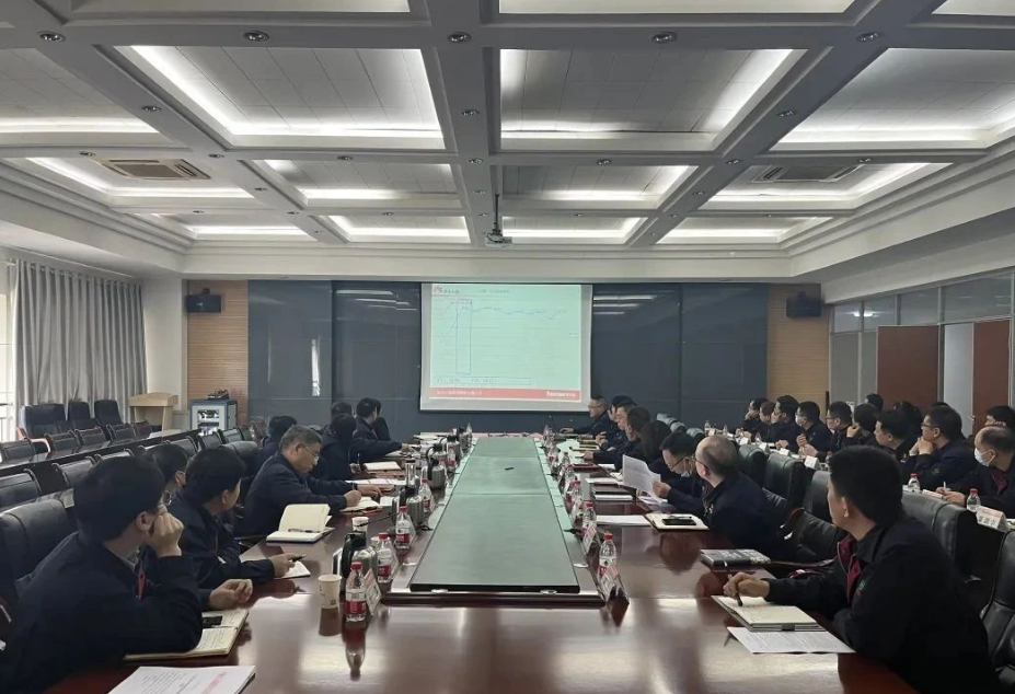 延長(zhǎng)橡膠公司召開總結(jié)分析會(huì)，強(qiáng)調(diào)二季度機(jī)遇大于挑戰(zhàn)