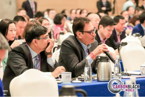 本次會(huì)議分為五個(gè)模塊，每個(gè)模塊涵蓋不同的議題和話題，涉及炭黑市場(chǎng)的各個(gè)方面。4月12日，會(huì)議共討論三個(gè)模塊，其中包括全球炭黑市場(chǎng)展望、炭黑終端應(yīng)用的機(jī)遇和創(chuàng)新、全球法規(guī)和標(biāo)準(zhǔn)變化及影響等話題。而在4月13日，會(huì)議則共討論兩個(gè)模塊，分別是炭黑生產(chǎn)制造以及原材料的綠色發(fā)展，以及產(chǎn)業(yè)鏈中的技術(shù)突破及未來(lái)機(jī)會(huì)。
