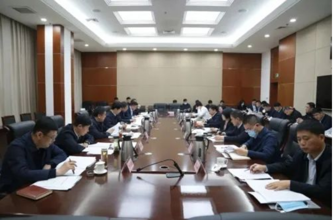 4月21日，廣饒縣十三屆縣委第43次常委會(huì)會(huì)議召開。會(huì)議聽取了第十三屆中國(guó)(廣饒)國(guó)際橡膠輪胎暨汽車配件展覽會(huì)籌備工作情況匯報(bào)。