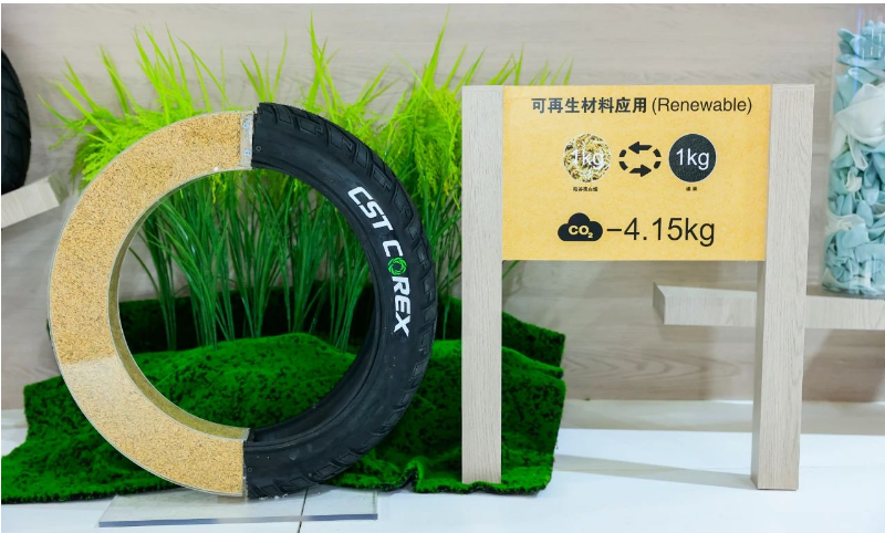 為適應電動助力車市場的需求，正新將ESG永續(xù)材料技術應用到了適配E-MOPED的輪胎產(chǎn)品CST COREX中，使得輪胎更輕量化、更環(huán)保。該產(chǎn)品采用輕量化60TPI膚邊胎體設計，使輪胎重量減輕15%，每條輪胎可減少0.72KG的CO2排放，同時輪胎的滾動阻力降低10%以上。采用稻谷殼白煙配方，每條輪胎可減少1.07KG CO2排放。