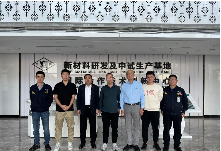 青島黑貓與泰凱英輪胎、青島科技大學舉行戰(zhàn)略合作簽約儀式