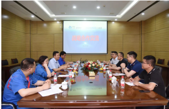 雙方在簽約儀式前的座談中探討了企業(yè)AI智能技術(shù)、伺服技術(shù)等方面的合作方向。他們一致認(rèn)為，在戰(zhàn)略合作協(xié)議框架下逐步推進(jìn)更廣泛范圍的合作，將促進(jìn)雙方未來的進(jìn)一步發(fā)展。