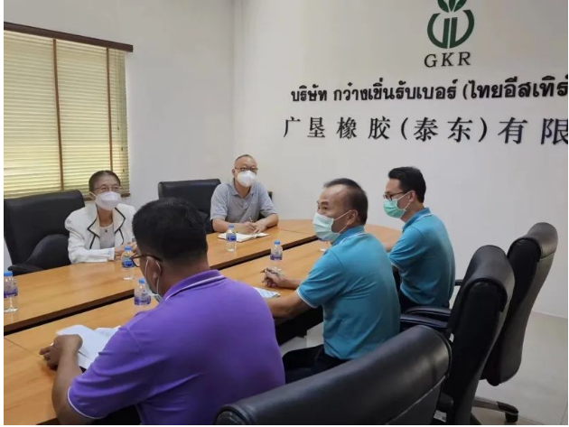 中國駐泰國宋卡總領事吳冬梅近日率領一行到訪廣墾橡膠(泰東)公司，對企業(yè)的經(jīng)營管理和黨建工作進行了調研指導。